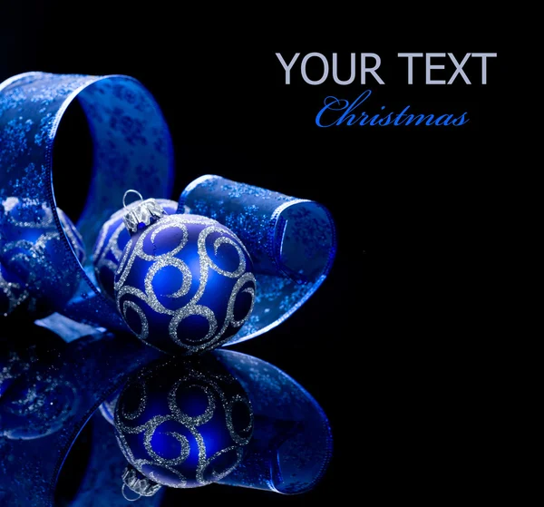 Vánoční dekorace izolované na černém pozadí — Stock fotografie