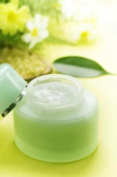 stock image Jar of moisturizing facial cream