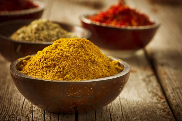 Saffraan, kurkuma, curry kruiden — Stockfoto