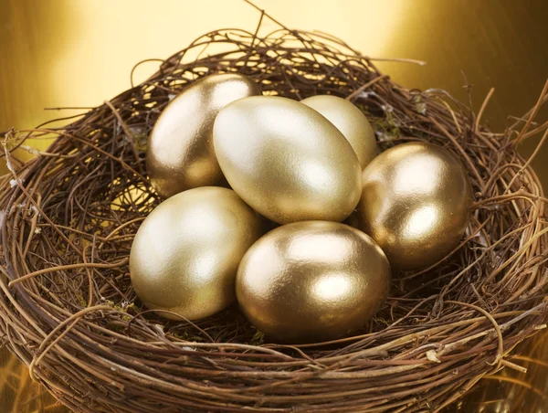 Huevos dorados —  Fotos de Stock