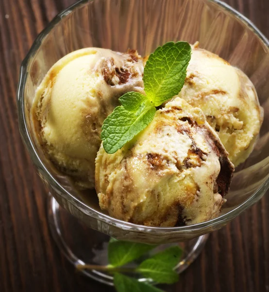 ティラミスのアイスクリーム — ストック写真