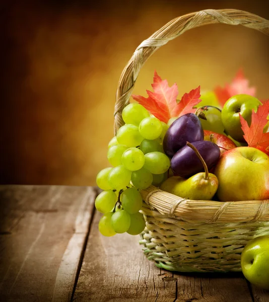 Frutos maduros orgânicos — Fotografia de Stock