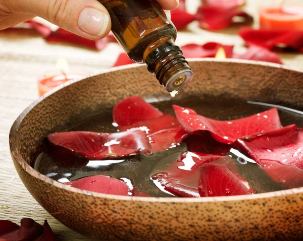 Aromatherapy. Essence oil. Spa treatment — Stock Photo, Image