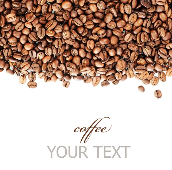白で隔離されるコーヒー豆の境界線 — ストック写真