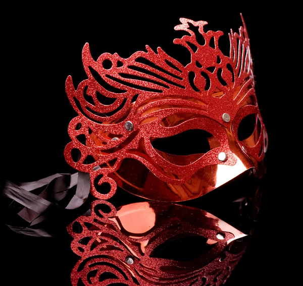 Máscara de carnaval isolada em preto — Fotografia de Stock