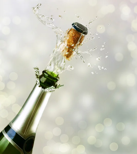 Champagner-Explosion. Konzept zum Feiern — Stockfoto