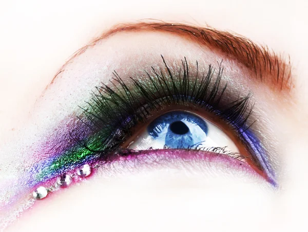 Hermoso maquillaje de ojos de moda — Foto de Stock