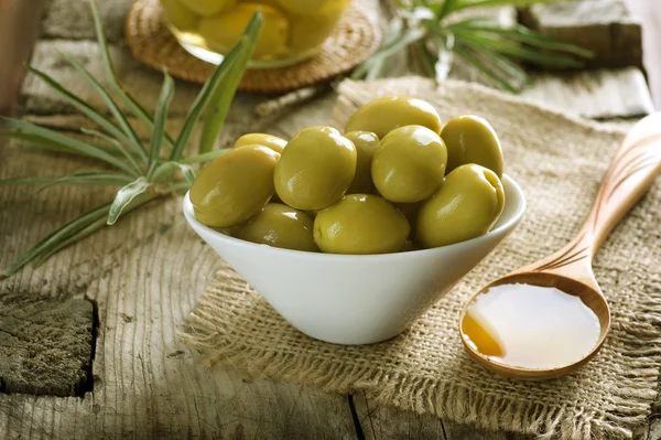 Olive e Olio Vergine di Oliva — Foto Stock