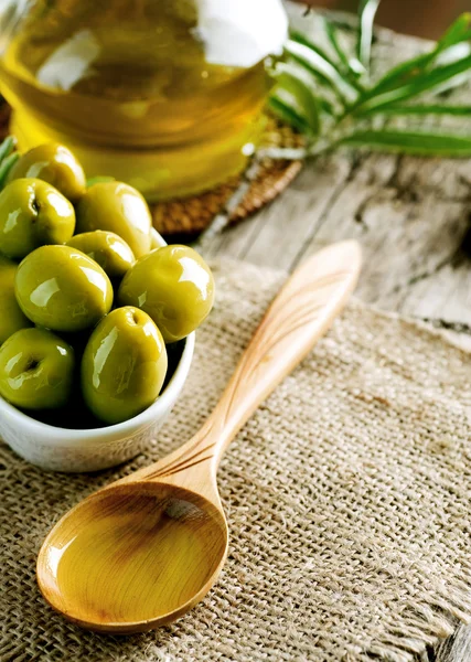 Olive e olio d'oliva — Foto Stock