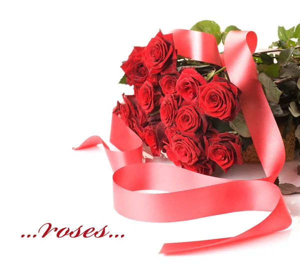 Букет червоних троянд ізольовані на білому — стокове фото