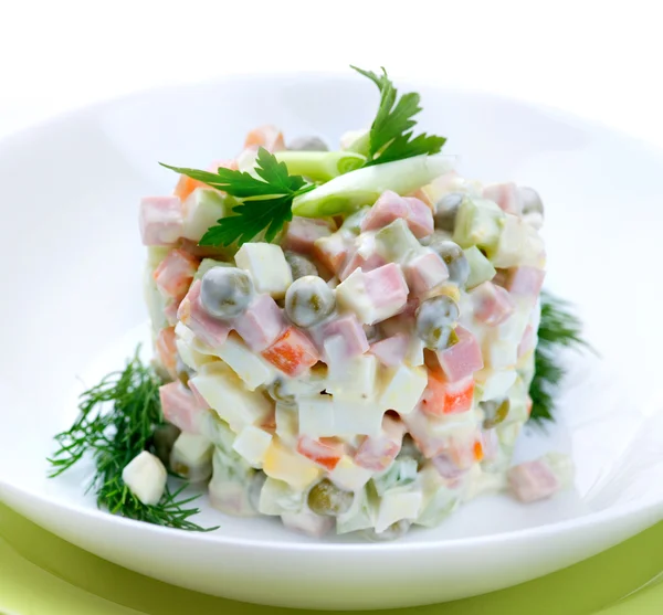 Salade Olivier. Russische traditionele salade — Stockfoto