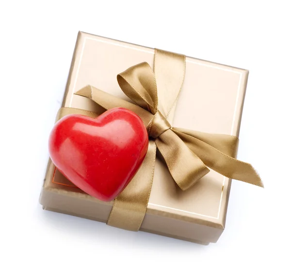 Valentine Gift and Heart over white — Stock Photo, Image