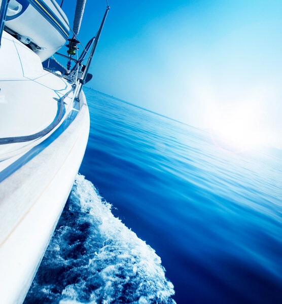 Путешествие. Роскошная яхта. Парусный спорт
