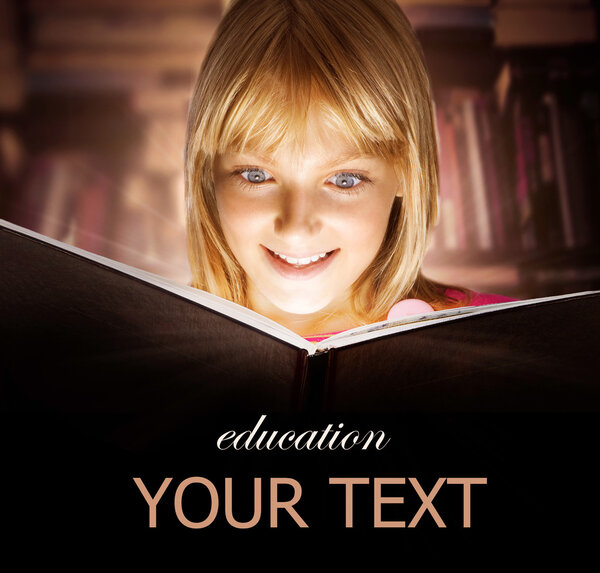 Парень, читающий Книгу. Образование
