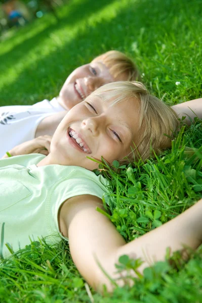 Szczęśliwe dzieci odkryty — Zdjęcie stockowe