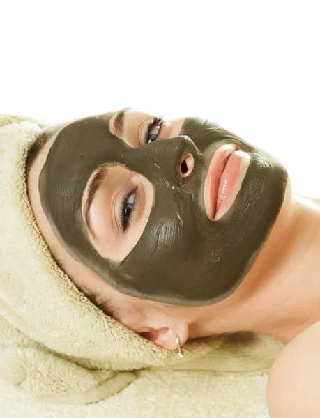 Máscara de lama do mar no rosto da mulher. Spa — Fotografia de Stock