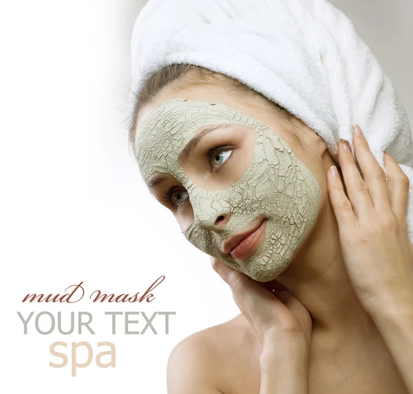 Spa modder masker op de vrouw gezicht. Ruimte voor tekst — Stockfoto