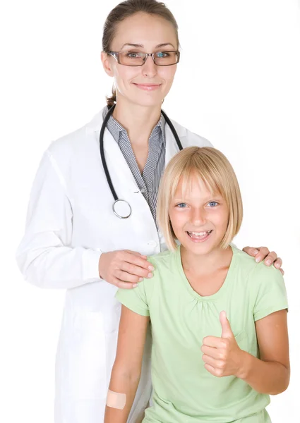 Primeiros Socorros. Doutor e menina pequena feliz — Fotografia de Stock