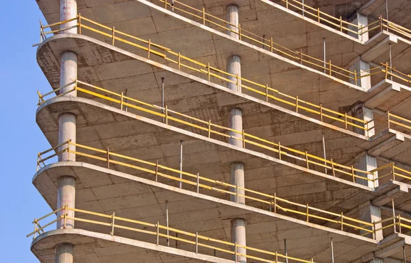 Gewapend beton frame gebouw in aanbouw — Stockfoto