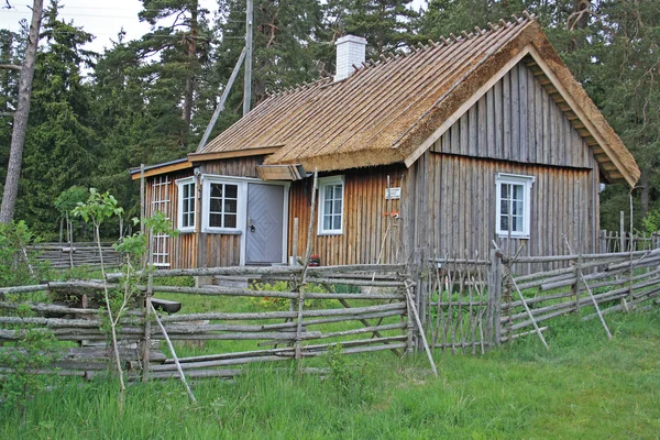Casa de campo velha, Vormsi, Estónia — Fotografia de Stock