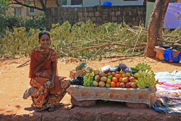幼果の売り手、ゴア、インド — ストック写真