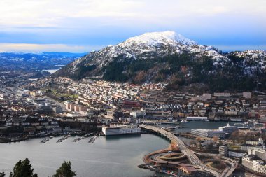 güneşli bir gün bergen, bryggen, Norveç