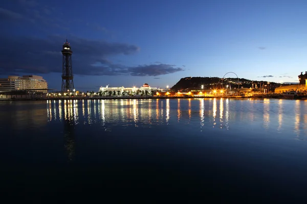 Barcelona, Spanien skyline på natten. horbor Visa — Stockfoto