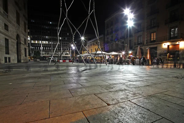 Σκηνή νύχτα στην γοτθική συνοικία της Βαρκελώνης, Ισπανία — Φωτογραφία Αρχείου