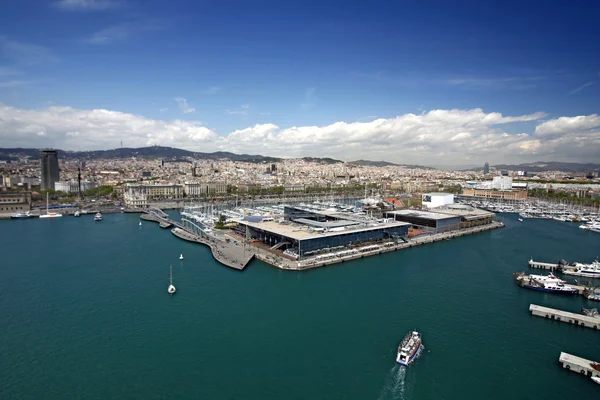 在西班牙的巴塞罗那港口鸟瞰图 — 图库照片