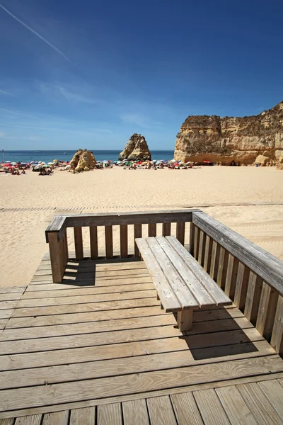 Liegestuhl am Strand, rocha, algarve portugal — Stockfoto