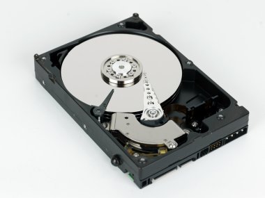 sabit disk sürücü hdd beyaz zemin üzerine izole gösteren resim