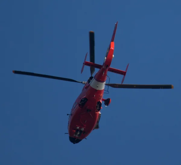 Вертолет береговой охраны — стоковое фото