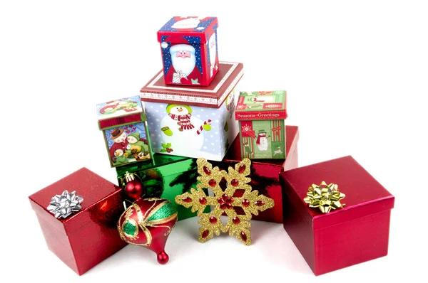 Presentes de Natal no fundo branco — Fotografia de Stock