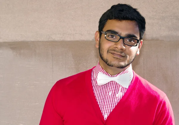 Sydasiatiska mannen med glasögon — Stockfoto