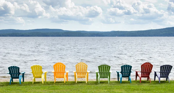 Lakeside sandalyeler — Stok fotoğraf