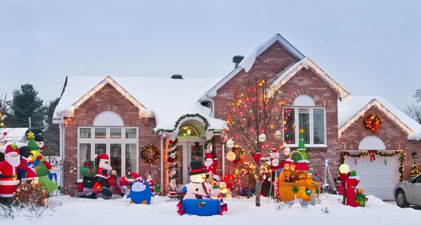 Klasik Noel ev — Stok fotoğraf