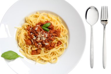 Spagetti Bolonez plaka üzerinde