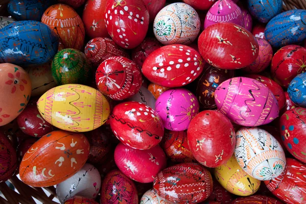 Huevos de Pascua coloreados Fotos de stock libres de derechos