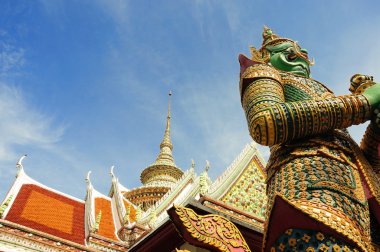 Dev sembol ve çatı, Wat Arun tapınağı.