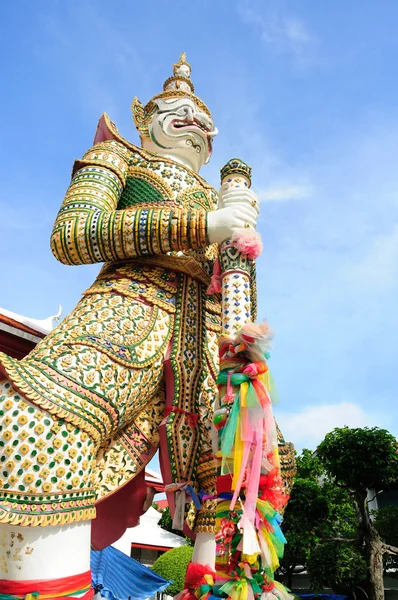 Symbole géant, temple Wat Arun — Photo