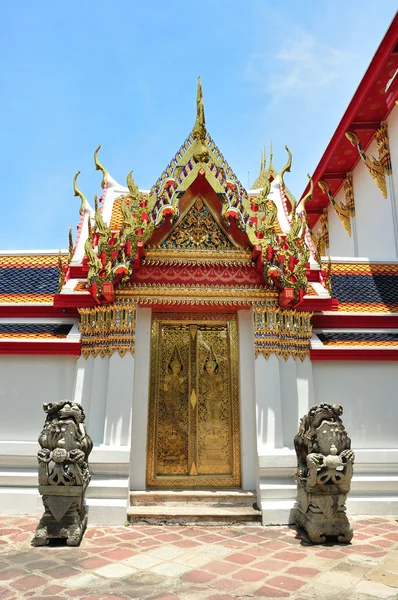 Tür am wat pho Tempel — Stockfoto