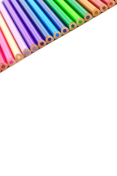Barevné tužky pozadí izolované — Stock fotografie