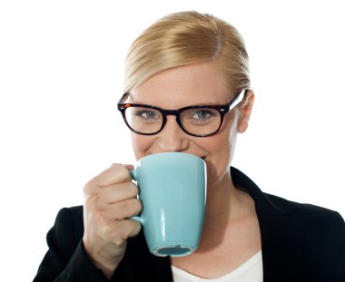 çekici şirket kadın içme kahve