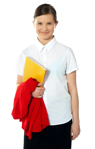 Poz mutlu okul kız portresi — Stok fotoğraf