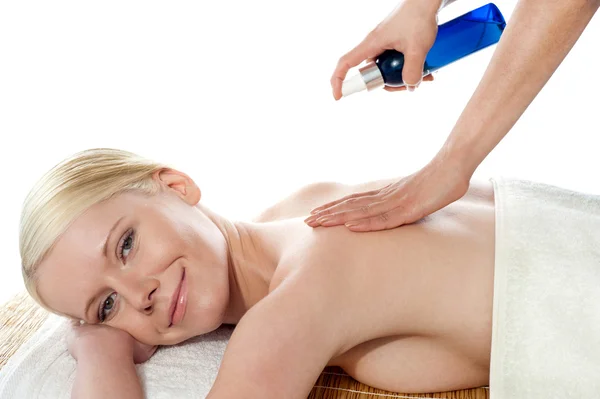 Woman getting extra hydration procedure — Stock Photo, Image