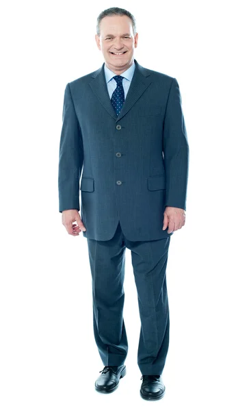 シニア ビジネス男性の完全な長さのビュー — ストック写真