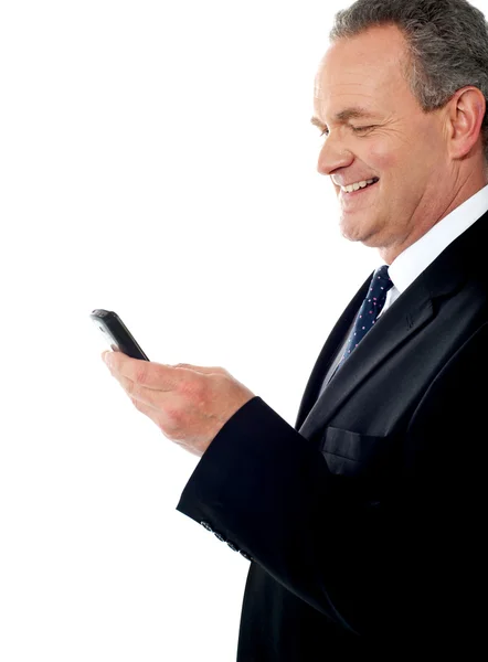 Executivo de negócios leitura de texto sms — Fotografia de Stock