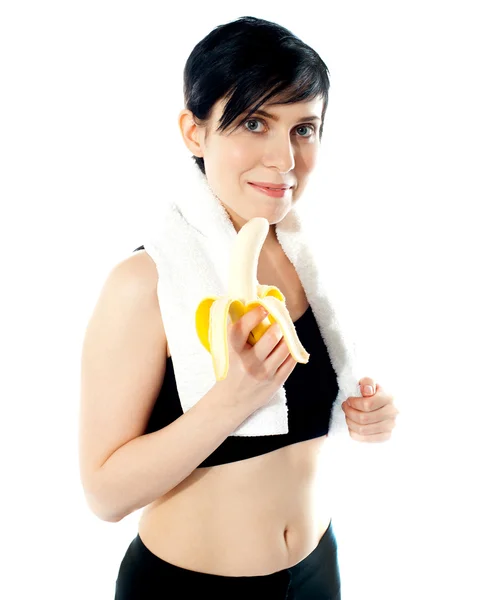 Jolie femme à la banane — Photo
