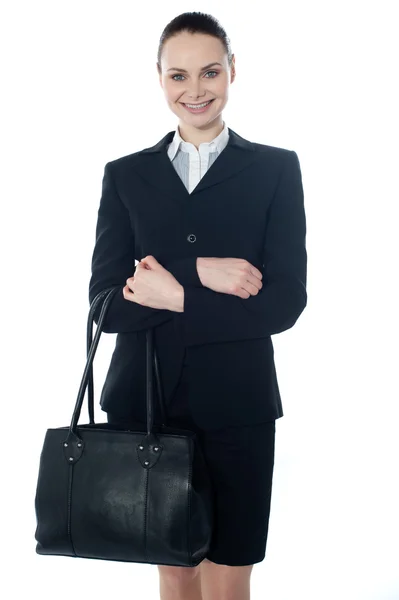 Coporate dáma drží kabelku — Stock fotografie