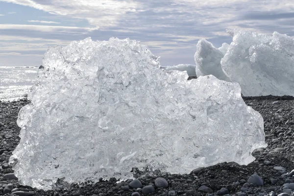 Brokken van ijs in IJsland — Stockfoto